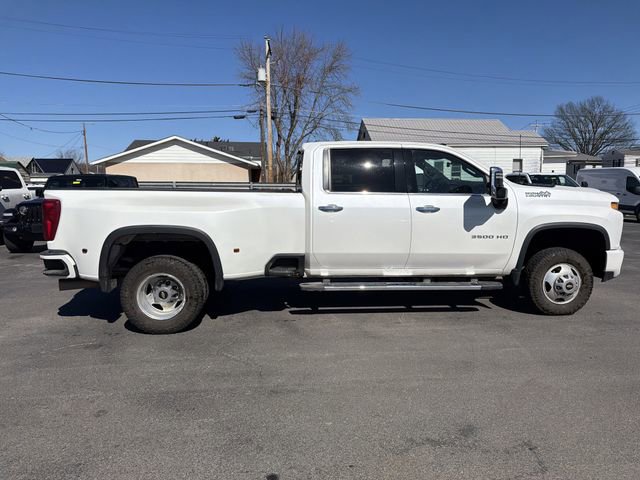 Used 2023 Chevrolet Silverado 3500 High Country image 2