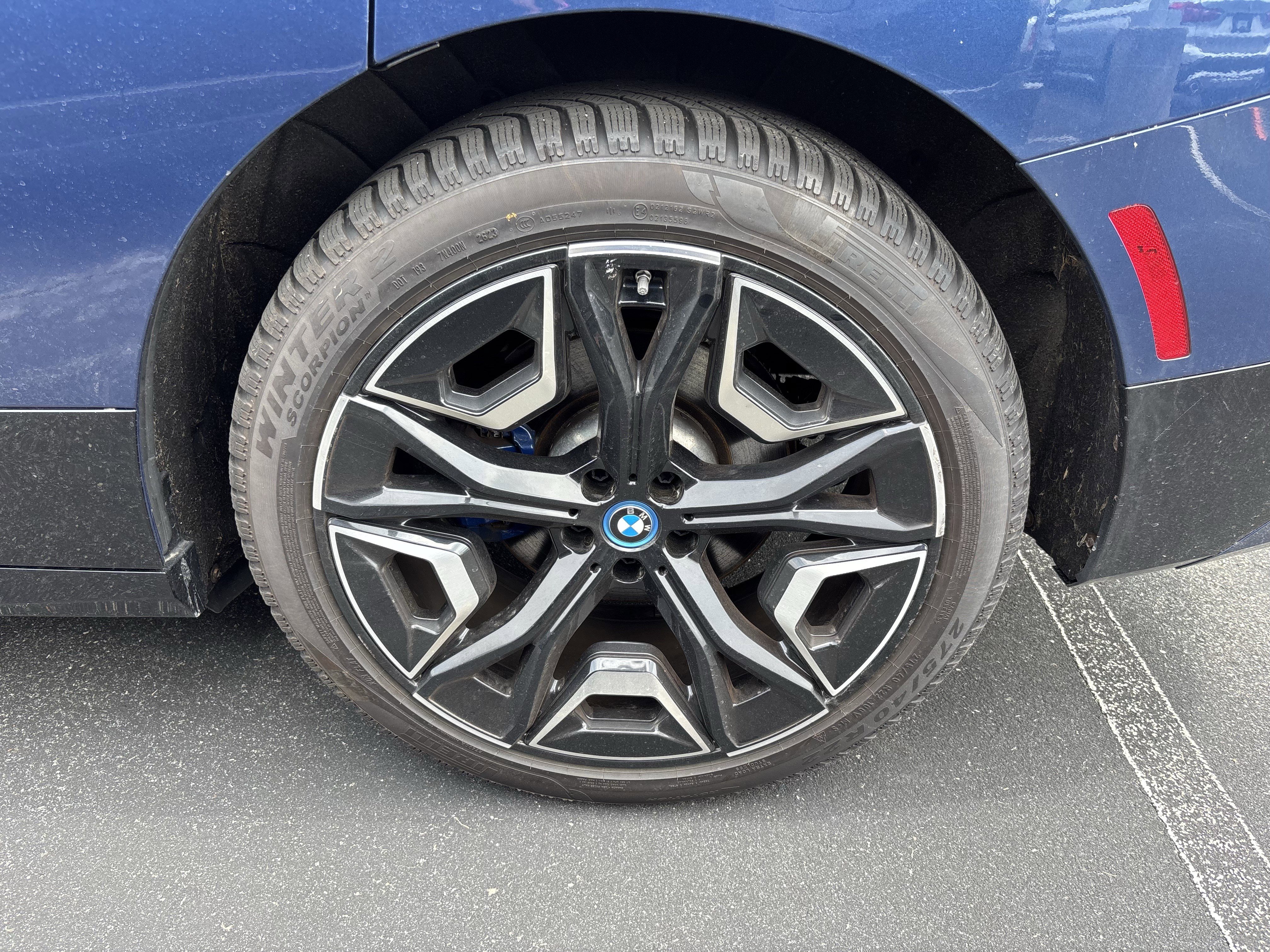 Certified 2024 BMW iX xDrive50 w/ Premium Package AWD/4WD image 37