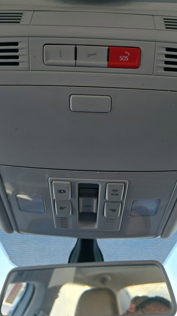 Used 2021 Volkswagen Jetta SE w/ SE Cold Weather Package image 23