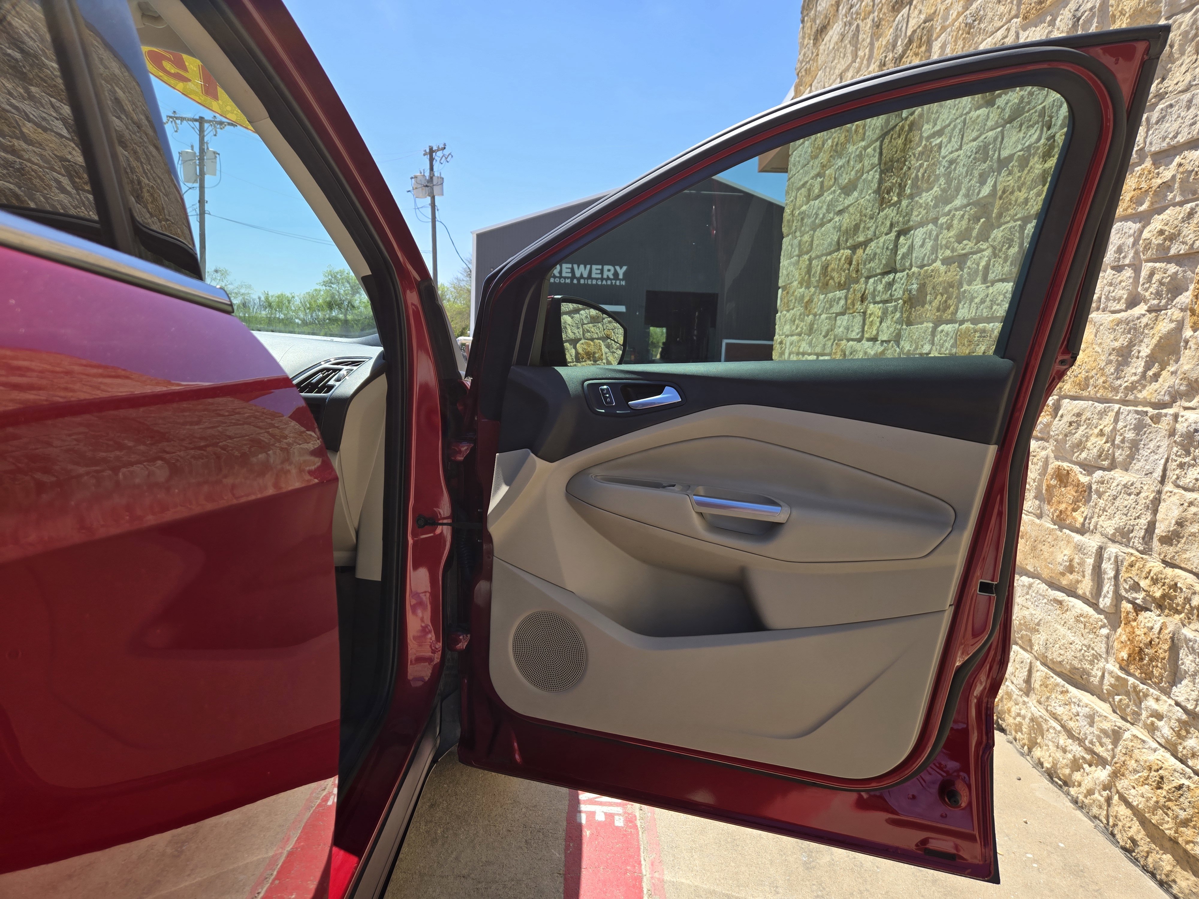 Used 2015 Ford Escape Titanium image 8