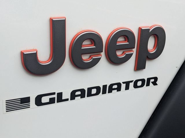 Used 2026 Jeep Gladiator Mojave AWD/4WD image 9