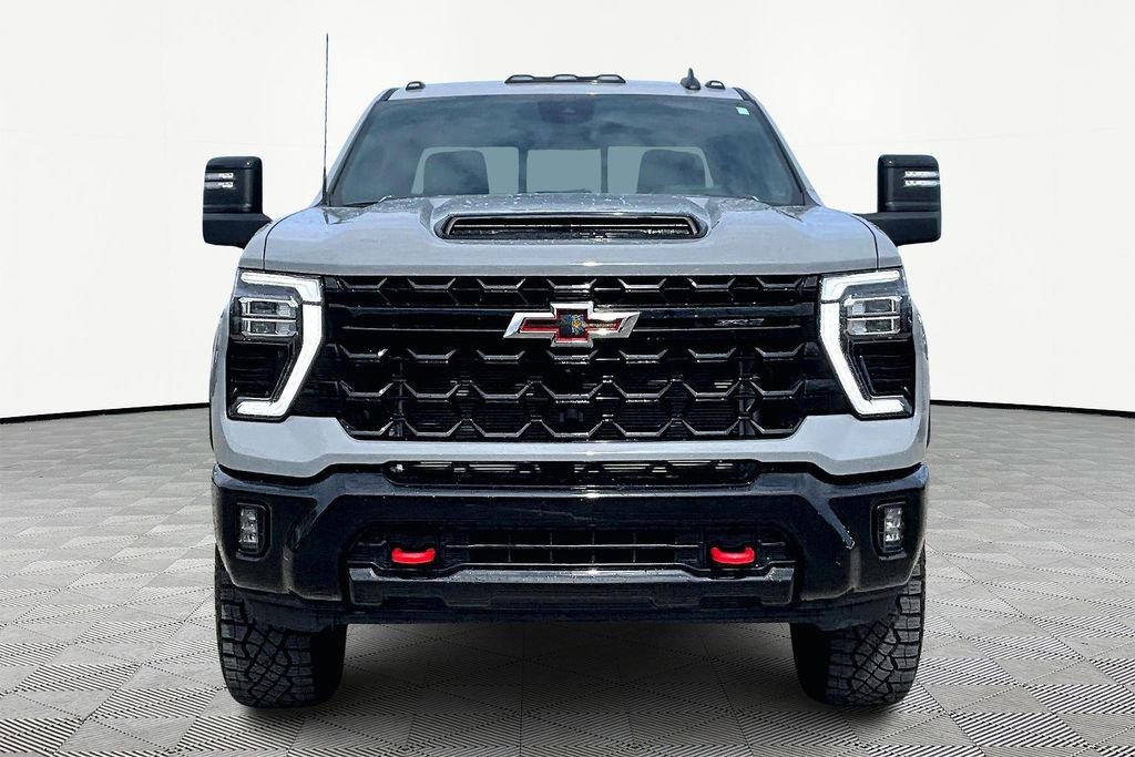 Used 2024 Chevrolet Silverado 2500 ZR2 w/ Technology Package image 3