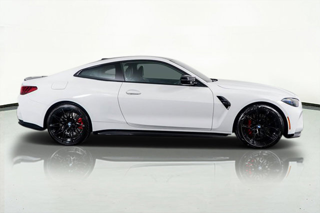 Used 2025 BMW M4 Coupe image 5
