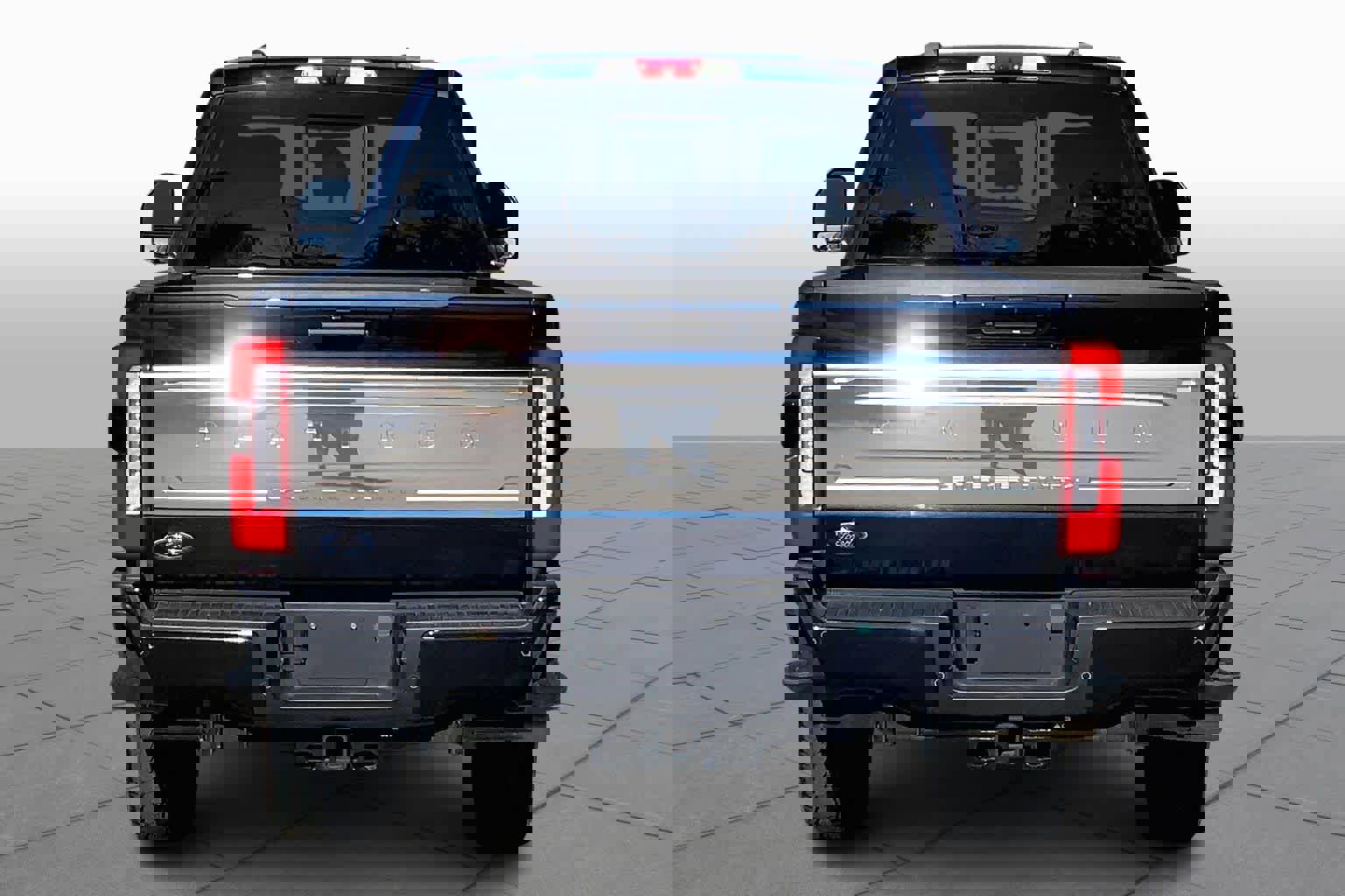 Used 2023 Ford F350 Platinum image 5