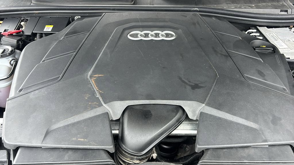Used 2020 Audi Q8 Premium Plus w/ Premium Plus Package AWD/4WD image 32