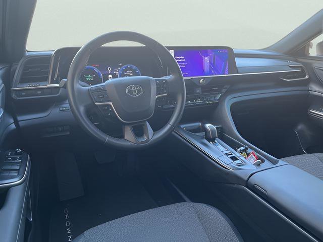 Used 2023 Toyota Crown XLE image 31