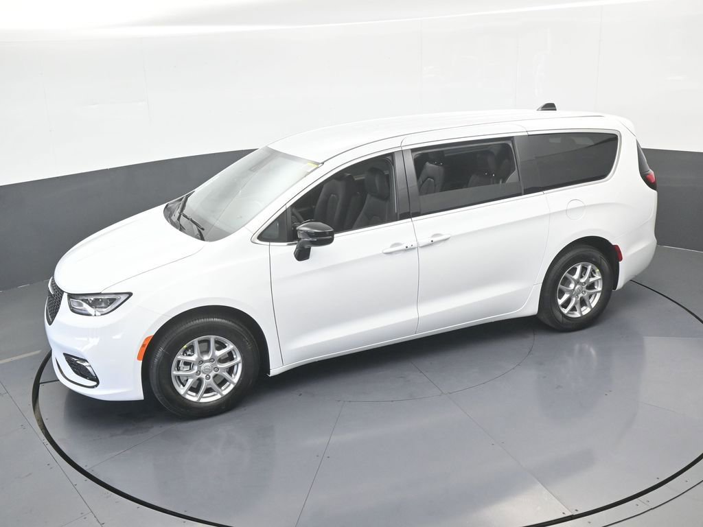 New 2026 Chrysler Pacifica Select image 40