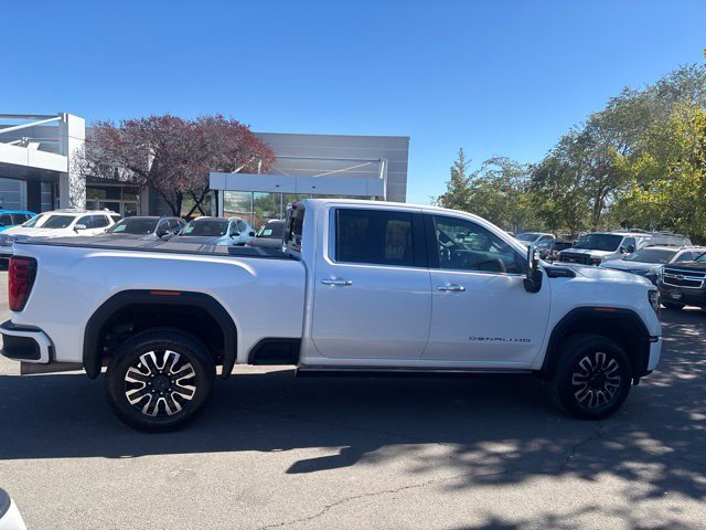 Used 2024 GMC Sierra 3500 Denali Ultimate AWD/4WD image 10