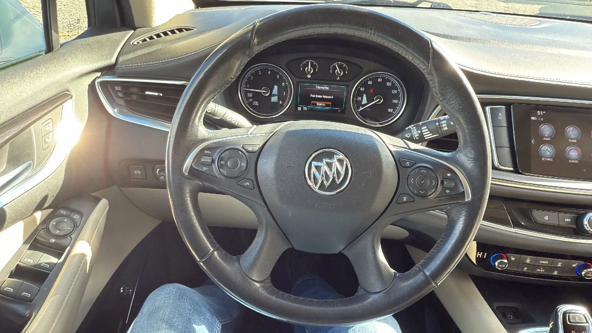 Used 2019 Buick Enclave Essence image 10