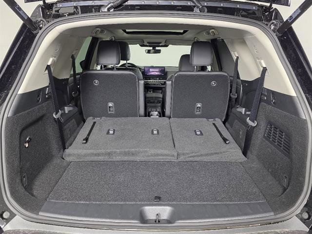 New 2026 Nissan Pathfinder SL w/ SL Premium Package AWD/4WD image 22