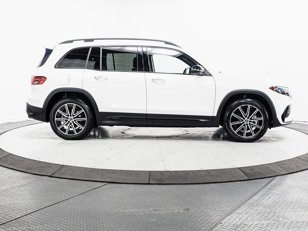 Used 2024 Mercedes-Benz EQB 350 4MATIC SUV image 32