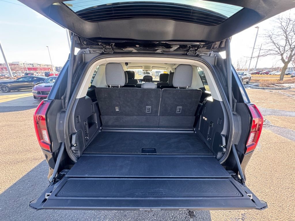 Certified 2025 Ford Expedition Active image 15