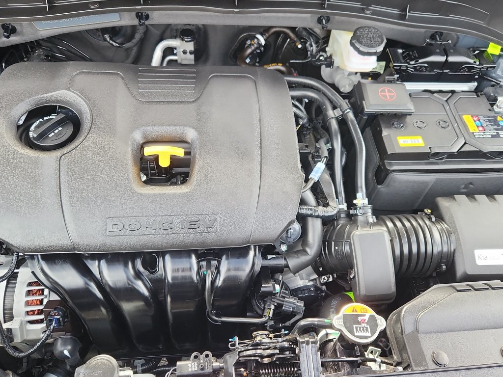 Used 2025 Kia Soul LX FWD image 14