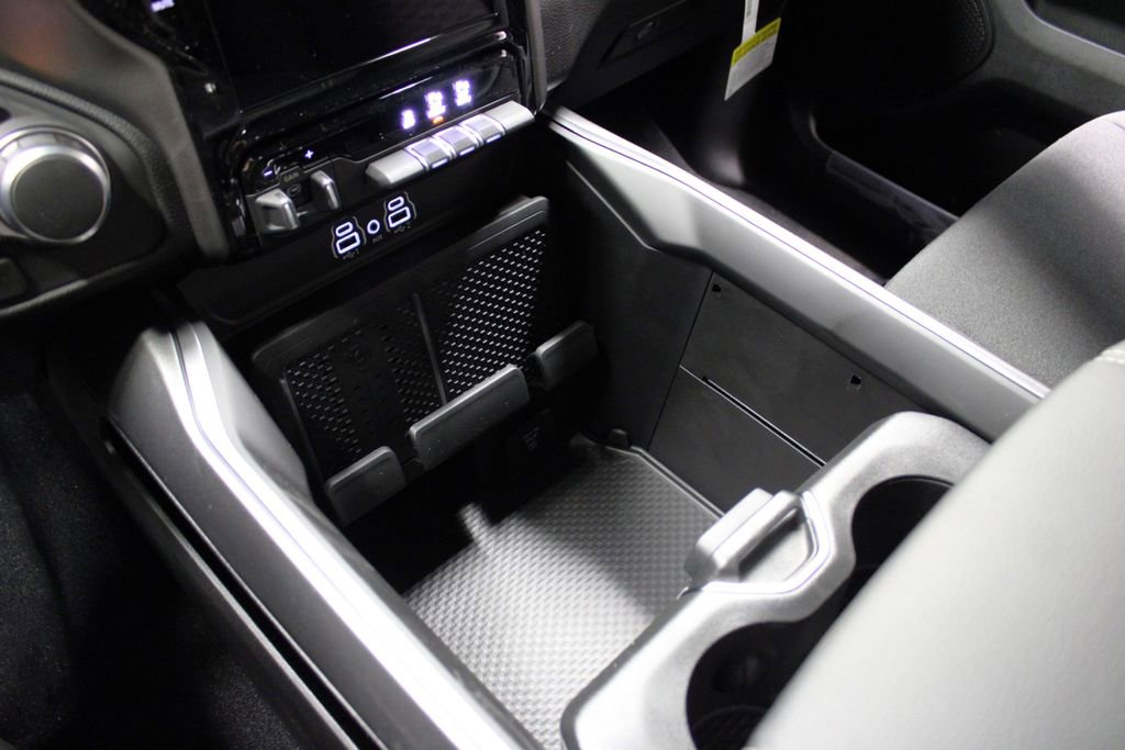New 2026 RAM 1500 4x4 Crew Cab image 21