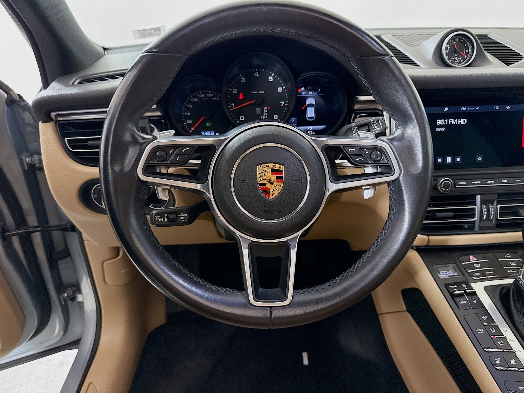Used 2020 Porsche Macan Base image 12