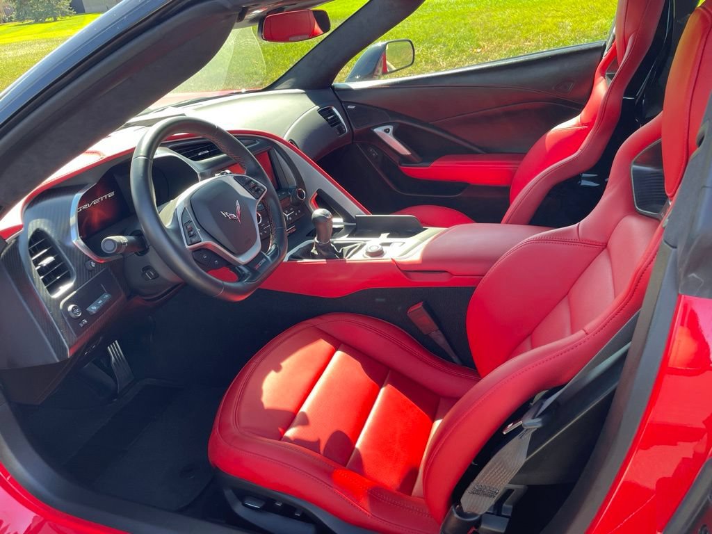 Used 2015 Chevrolet Corvette Z06 w/ 3LZ Preferred Equipment Group RWD image 10