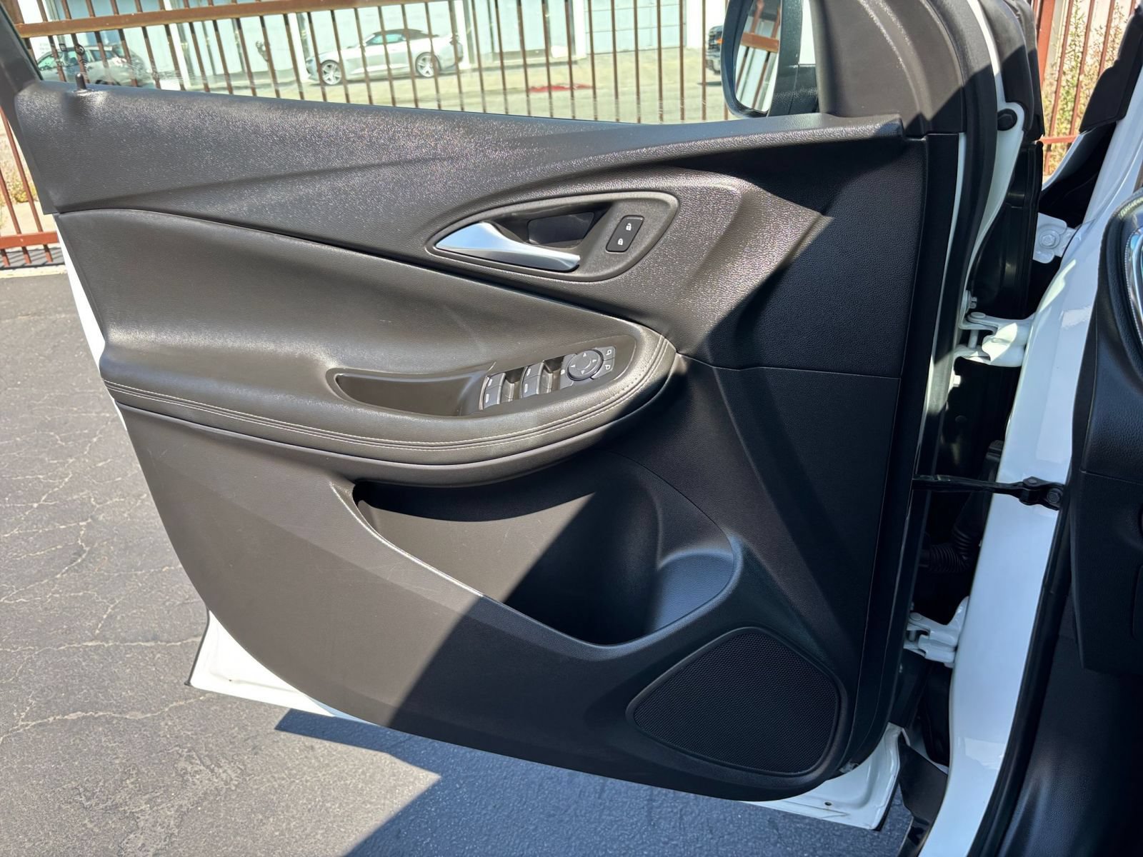 Used 2025 Buick Encore GX Preferred AWD/4WD image 18