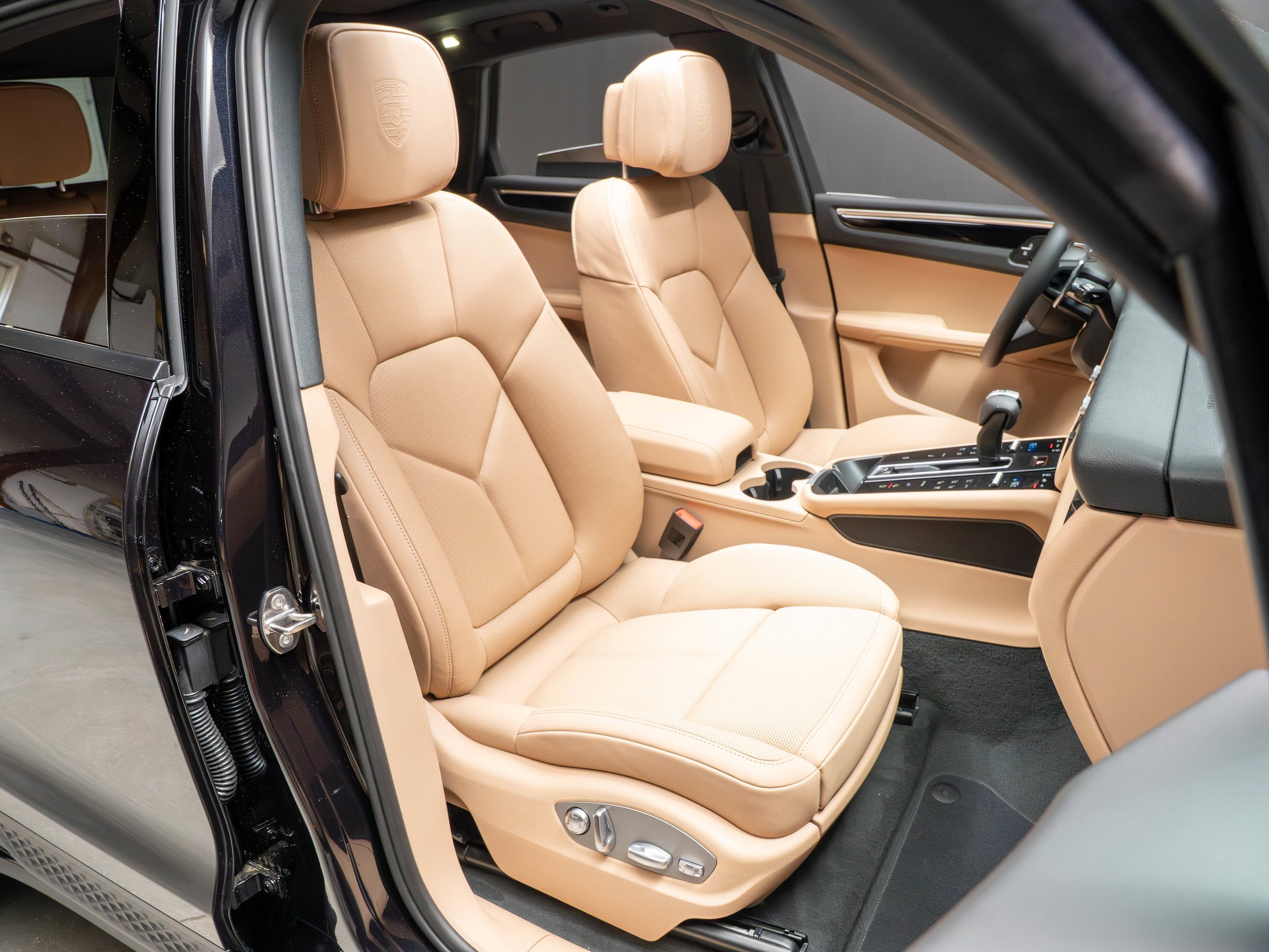 New 2026 Porsche Macan AWD/4WD image 34