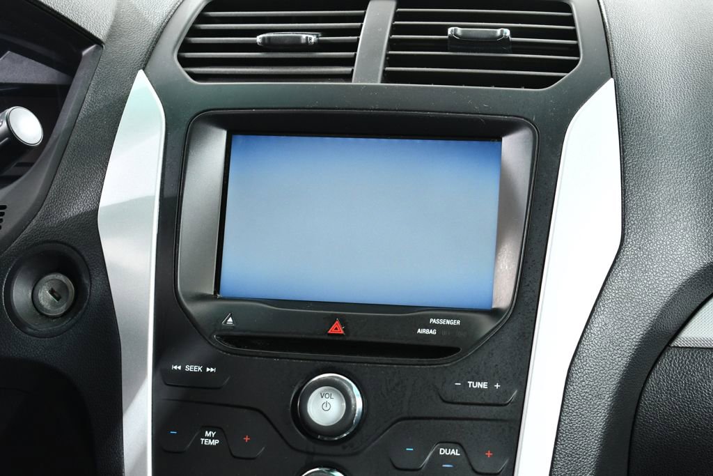 Used 2014 Ford Explorer XLT w/ Equipment Group 202A image 9