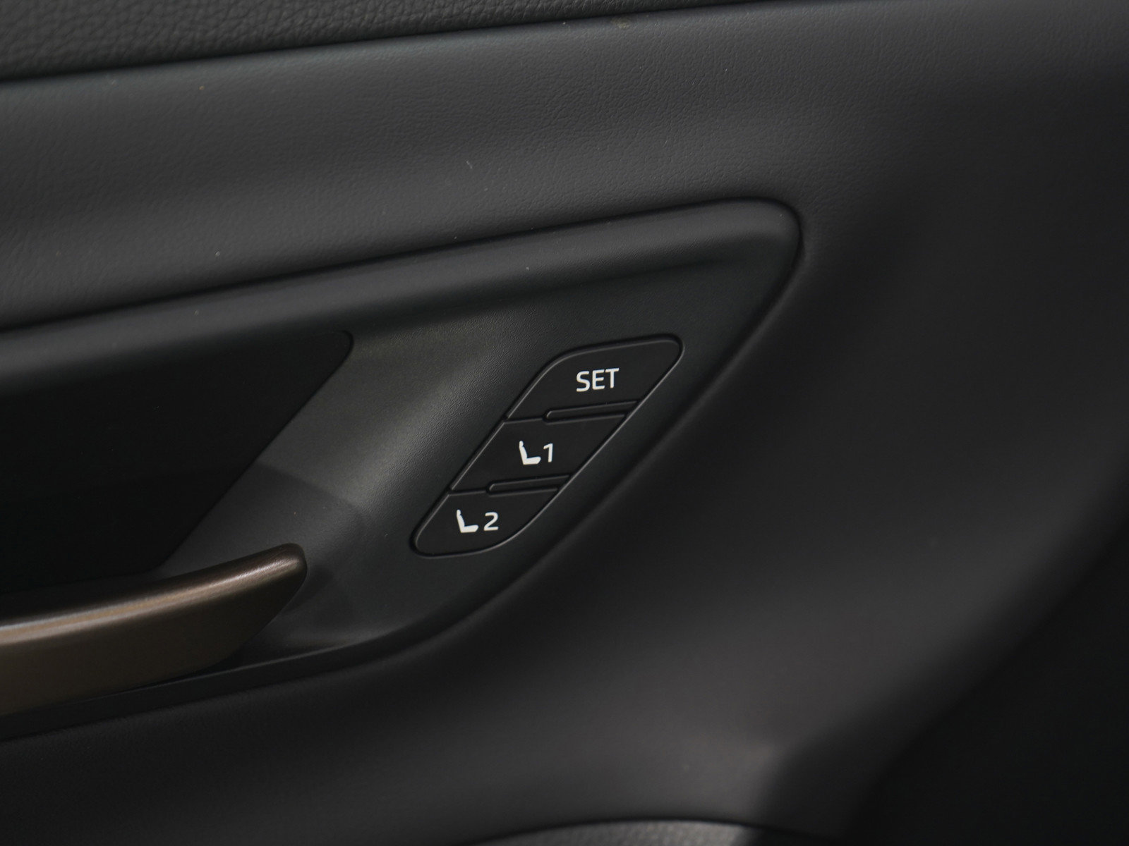 Used 2024 Toyota Crown Limited image 22