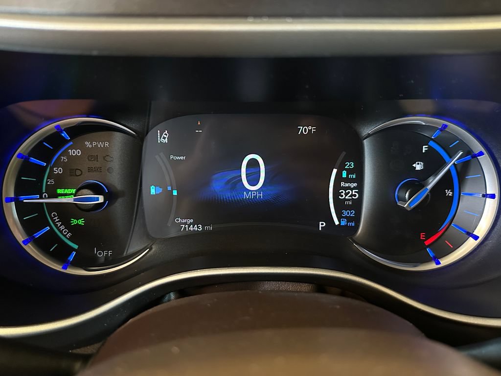 Used 2021 Chrysler Pacifica Touring-L FWD image 10