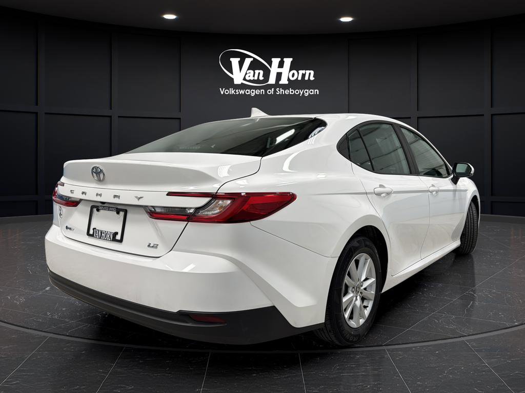 Used 2025 Toyota Camry LE image 3