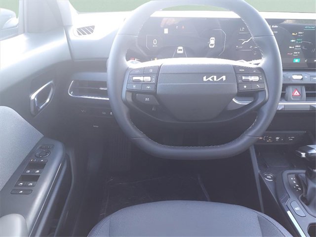 New 2025 Kia K4 EX image 5