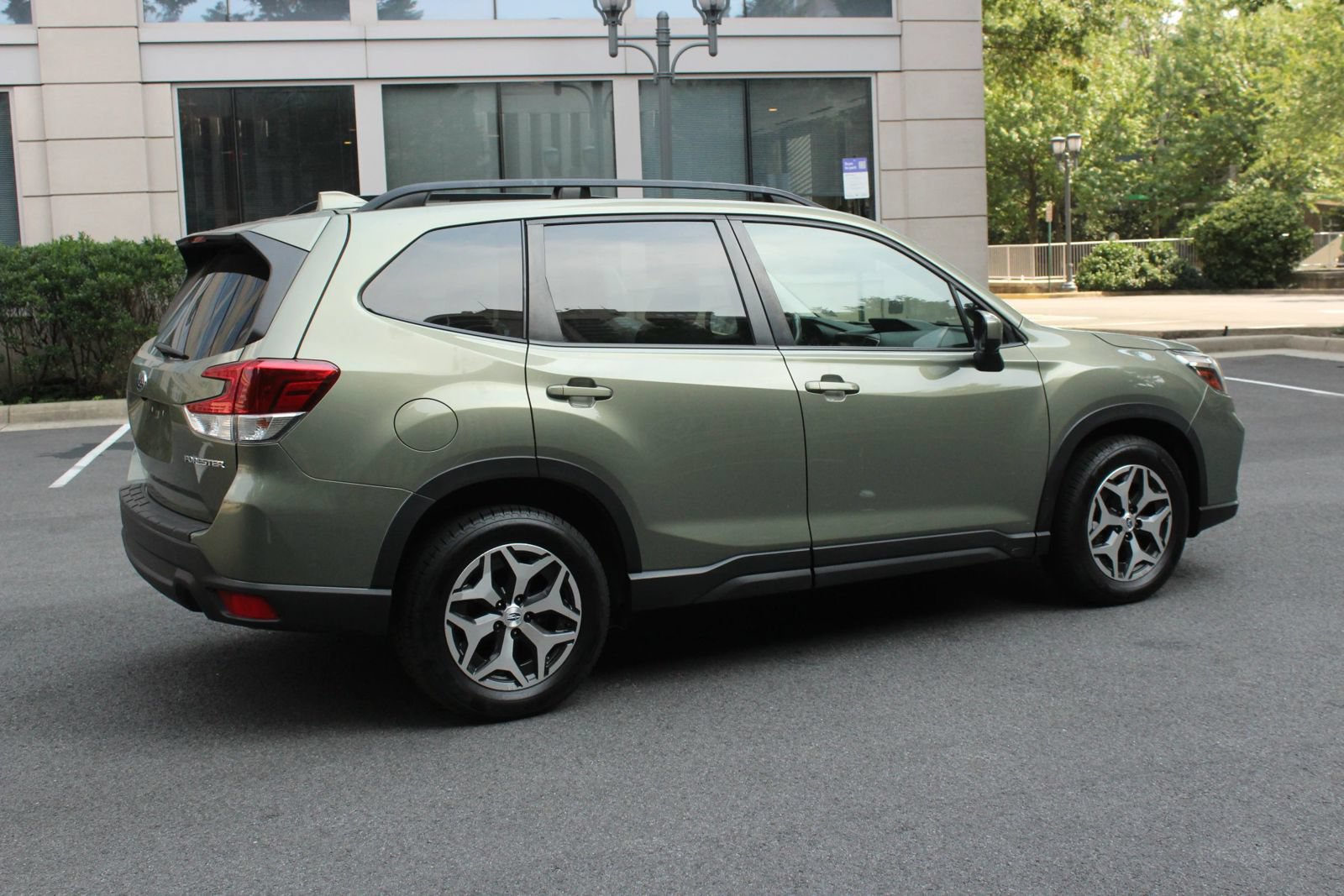 Used 2021 Subaru Forester Premium AWD/4WD image 7