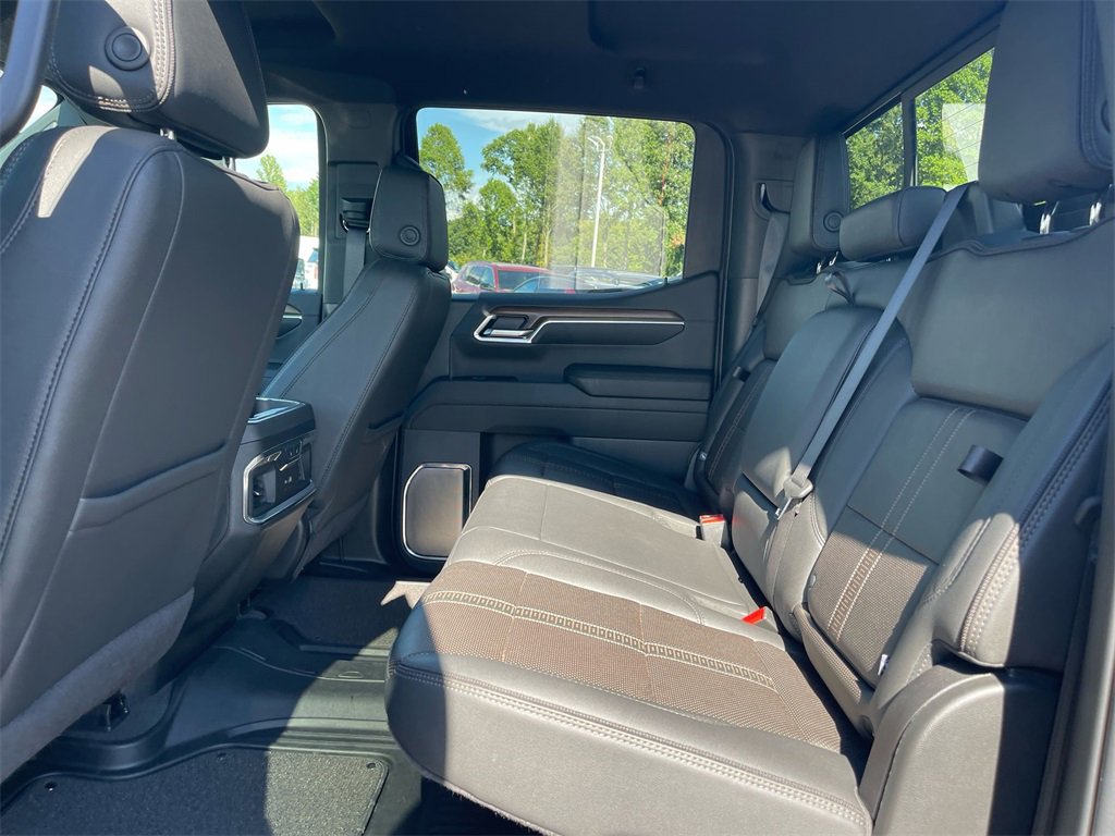 Used 2025 Chevrolet Silverado 1500 High Country w/ Midnight Edition image 12