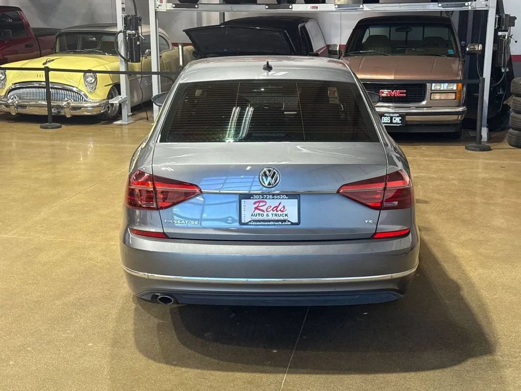 Used 2018 Volkswagen Passat 2.0T SE FWD image 9