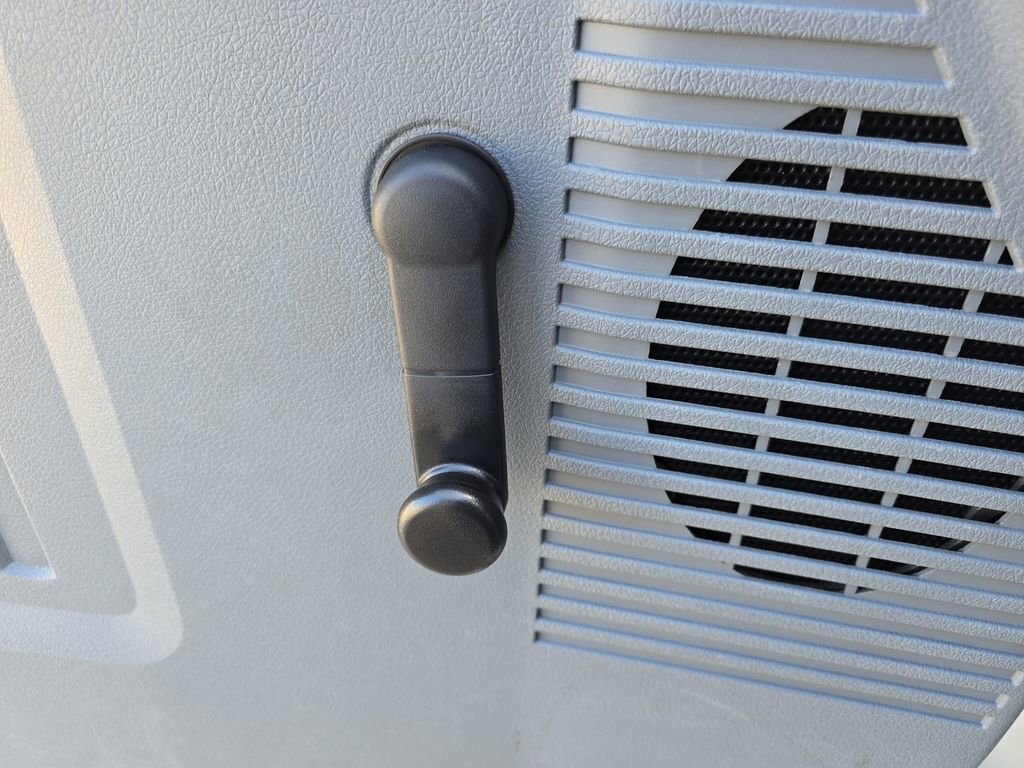 Used 2016 Ford F550 2WD Regular Cab Super Duty image 23