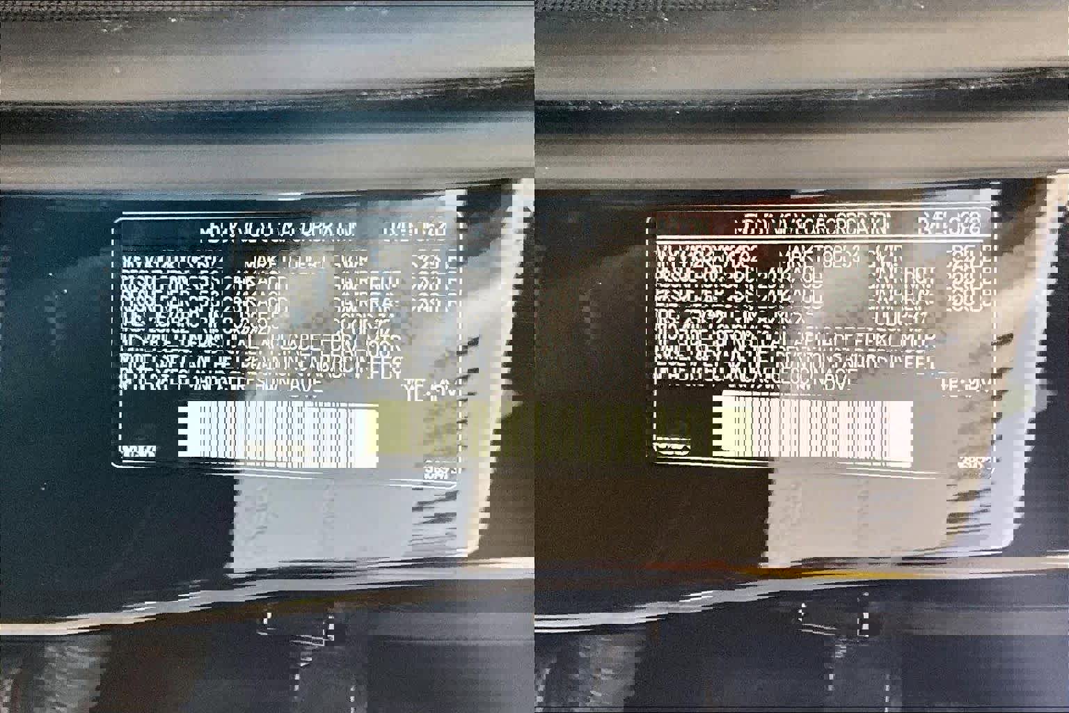 Used 2020 Volvo XC60 T5 Momentum w/ Premium Package image 36