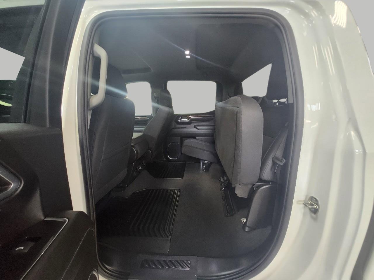 Used 2024 Chevrolet Silverado 1500 LT image 33