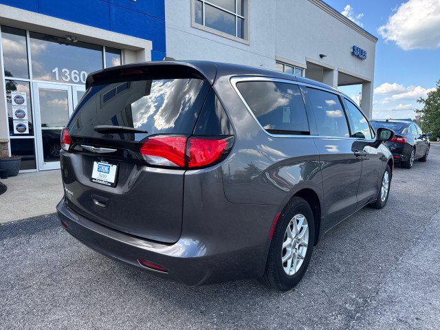 Used 2023 Chrysler Voyager LX FWD image 15