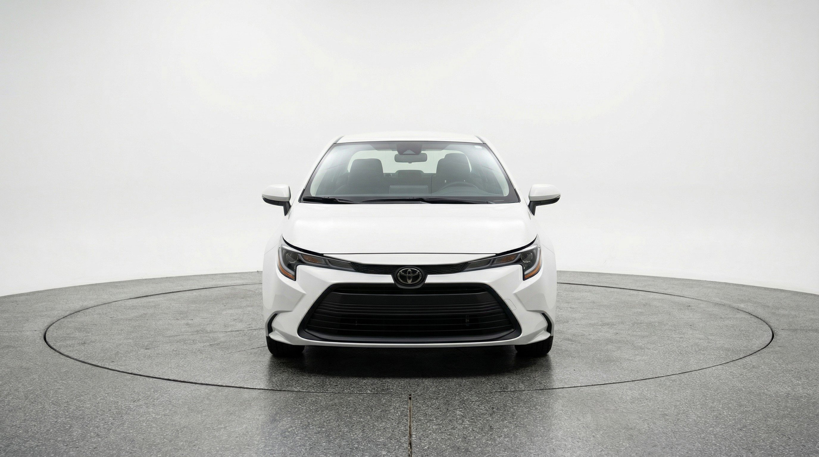 Used 2025 Toyota Corolla LE FWD image 2