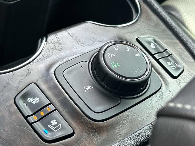 Certified 2020 GMC Acadia Denali w/ Technology Package AWD/4WD image 45