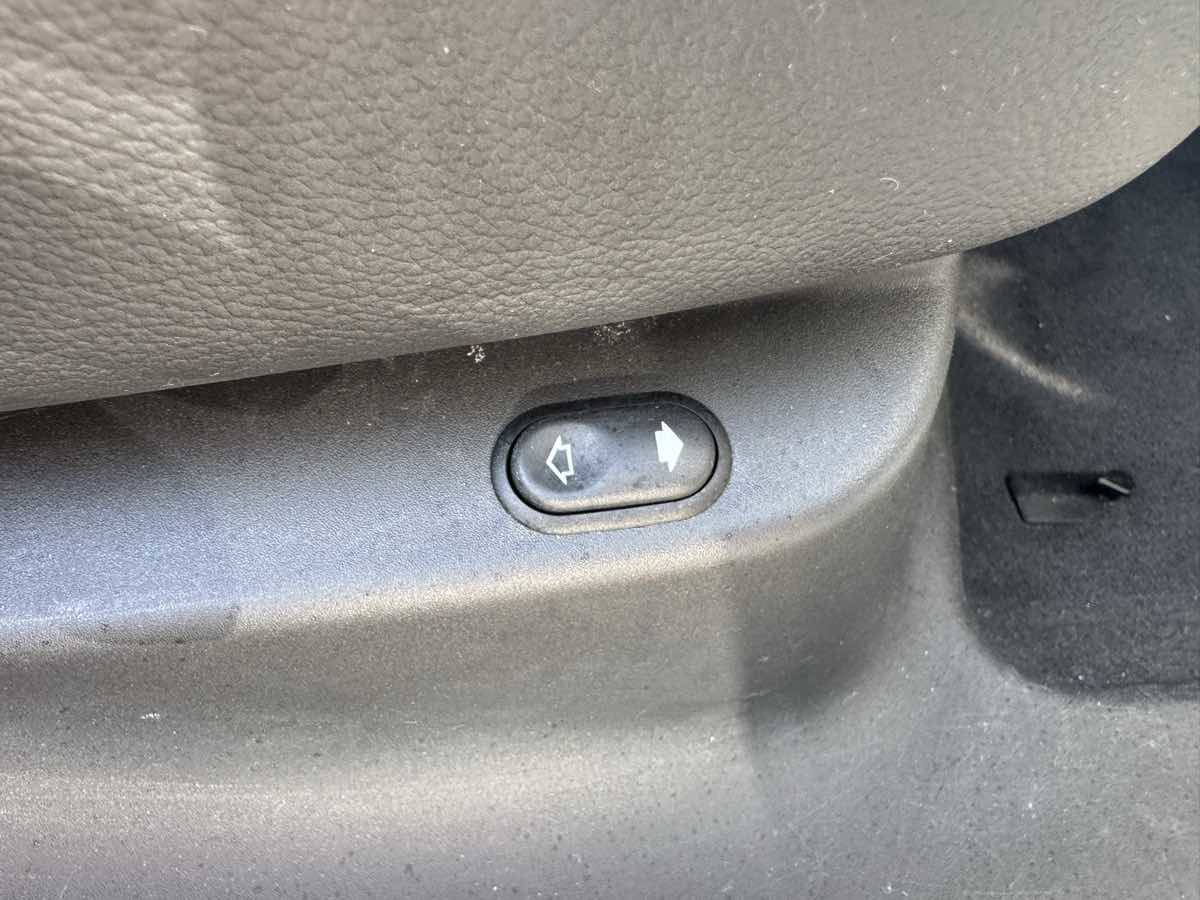 Used 2017 Jaguar F-PACE S image 38