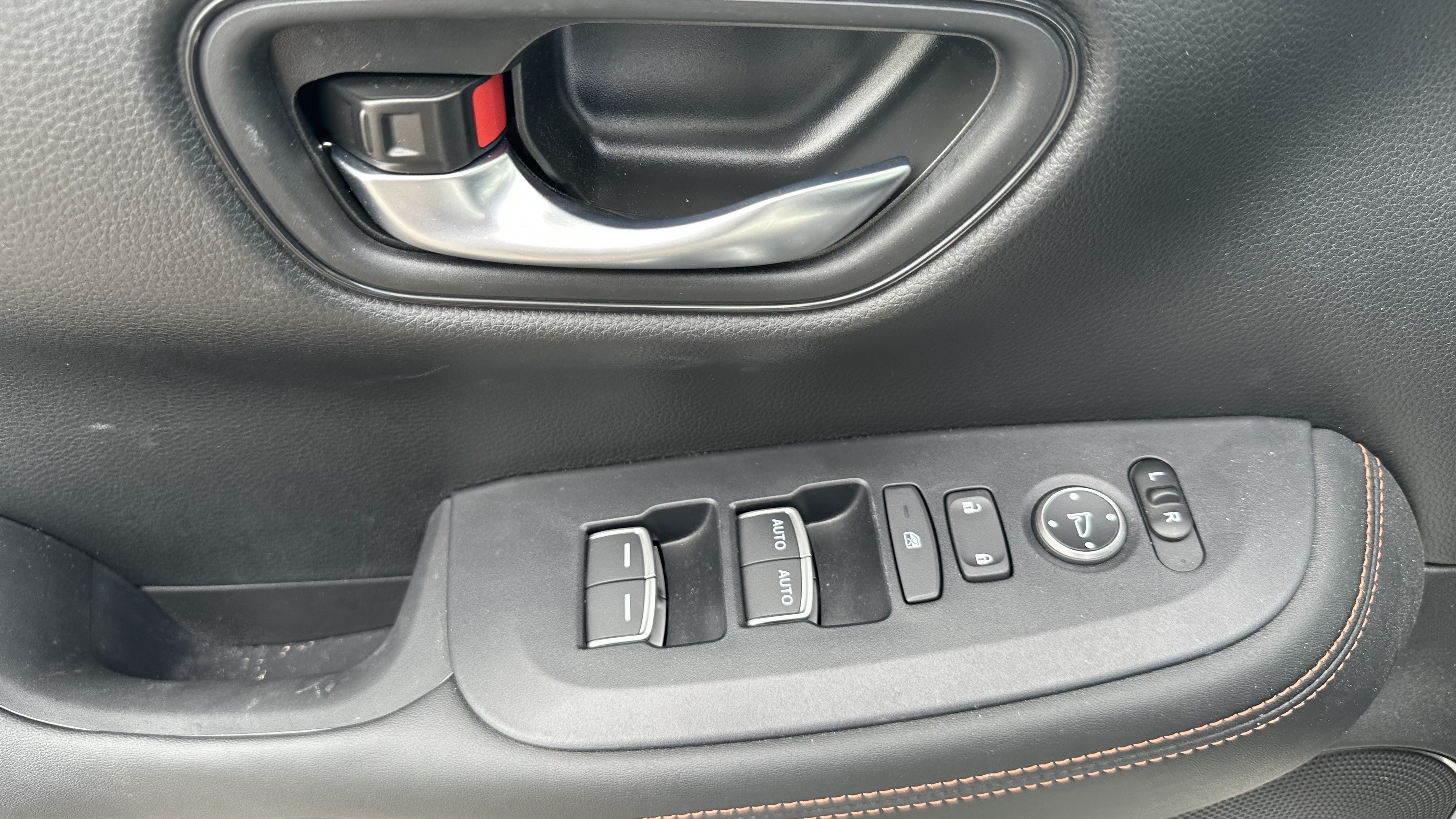 Used 2024 Honda HR-V Sport image 17