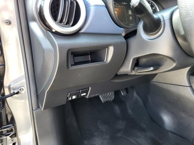 Used 2025 Nissan Versa SV FWD image 15