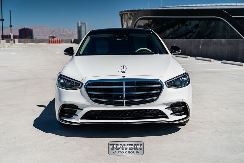 Used 2025 Mercedes-Benz S 580e 4MATIC Sedan image 2