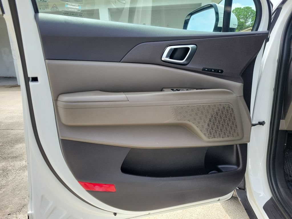 Certified 2025 Kia Carnival EX FWD image 20