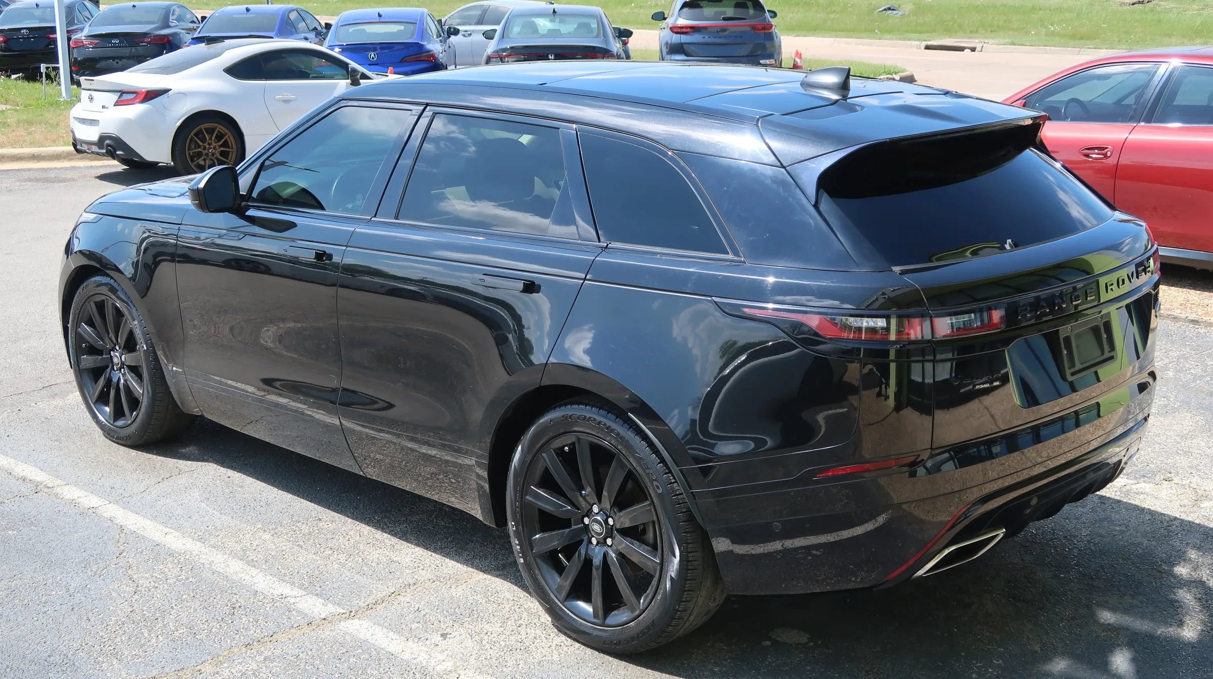 Used 2019 Land Rover Range Rover Velar R-Dynamic SE AWD/4WD image 12