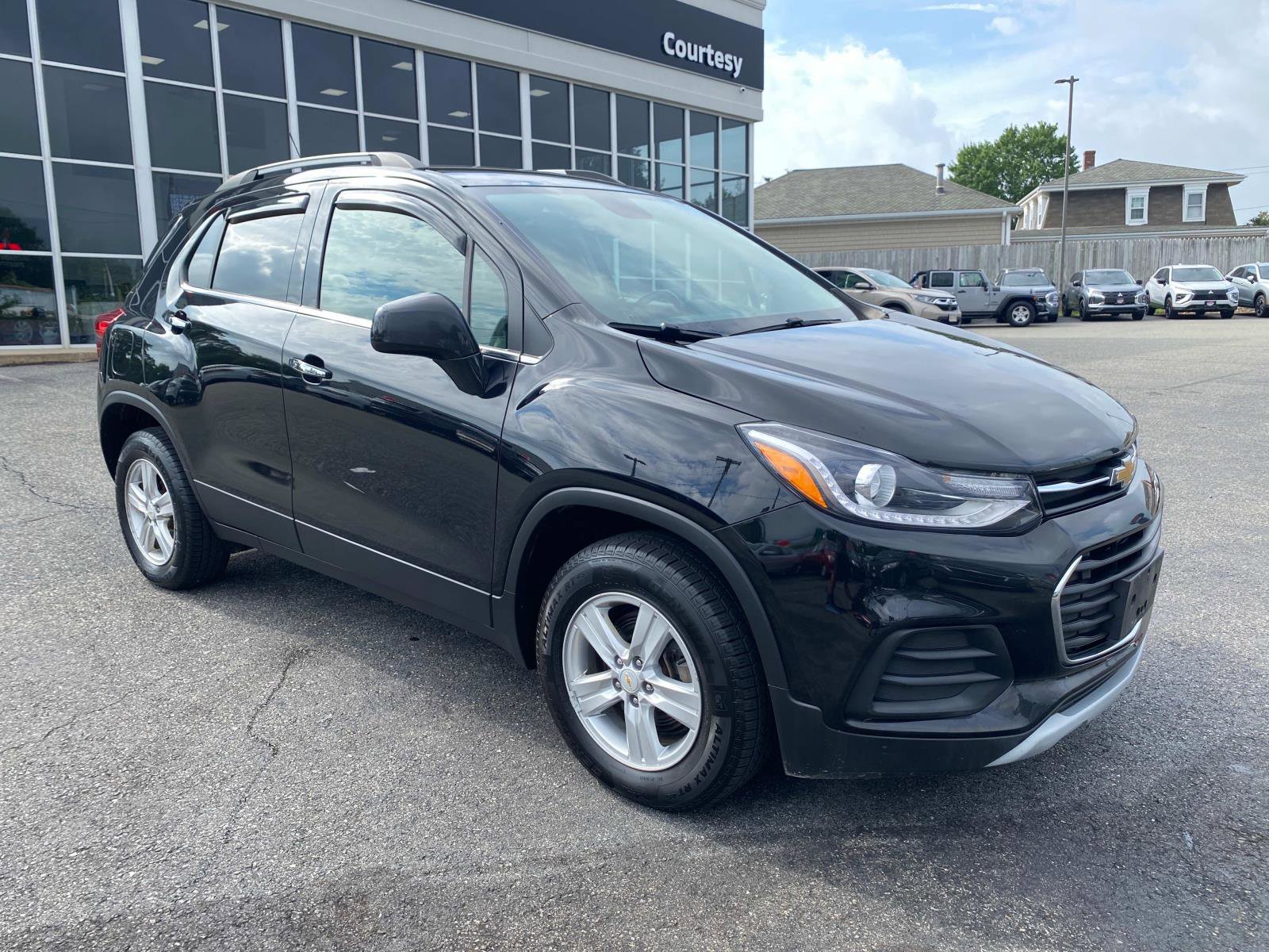 Used 2019 Chevrolet Trax LT w/ LT Convenience Package image 8