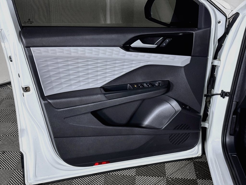 Certified 2022 Volkswagen Taos S AWD/4WD image 11