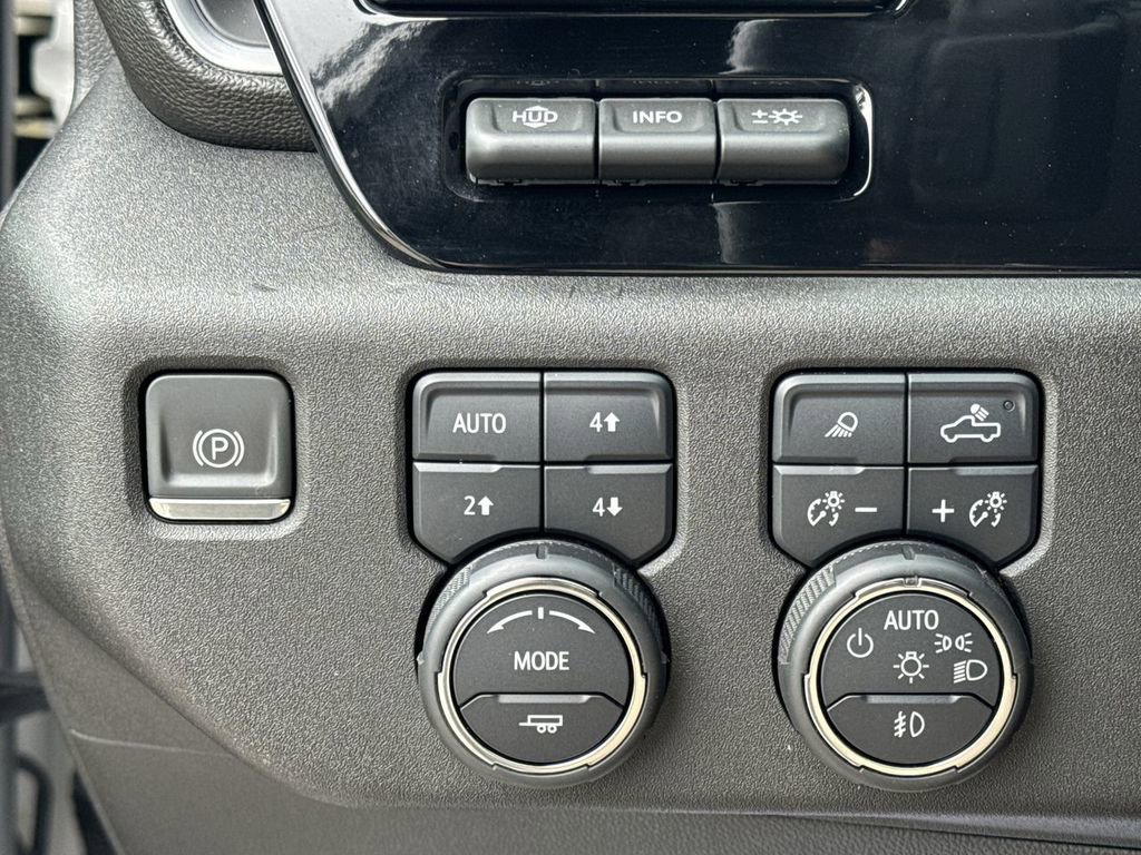 Certified 2024 Chevrolet Silverado 1500 High Country AWD/4WD image 21