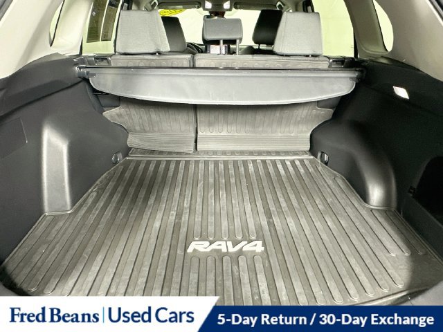 Used 2022 Toyota RAV4 XLE AWD/4WD image 32