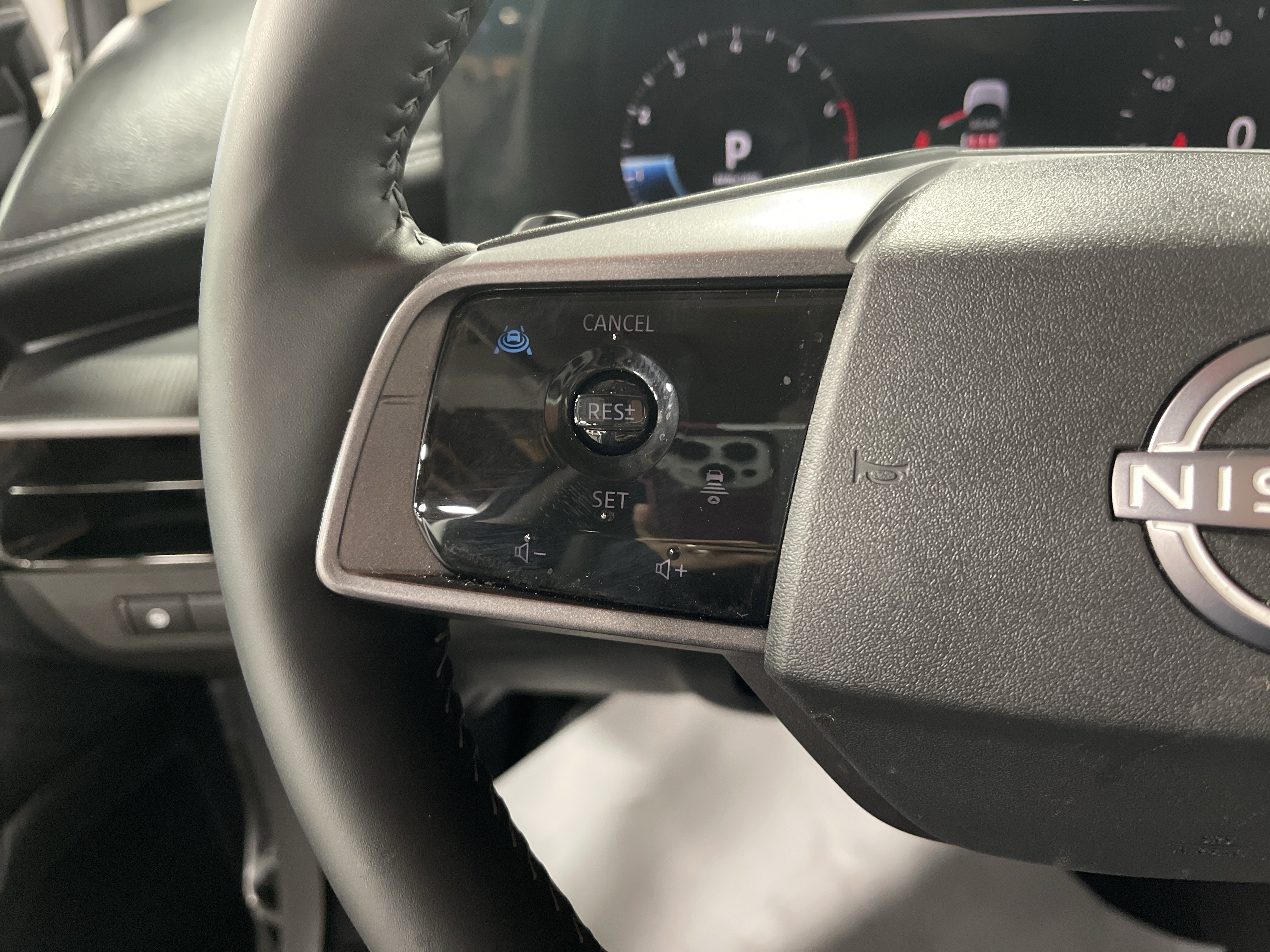 Used 2025 Nissan Murano SV image 17