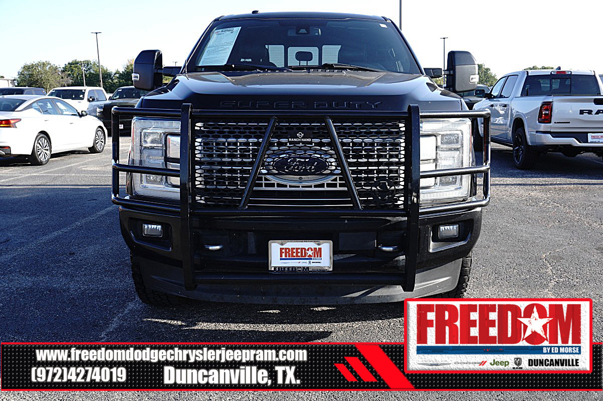 Used 2017 Ford F250 Platinum w/ Platinum Ultimate Package AWD/4WD image 8