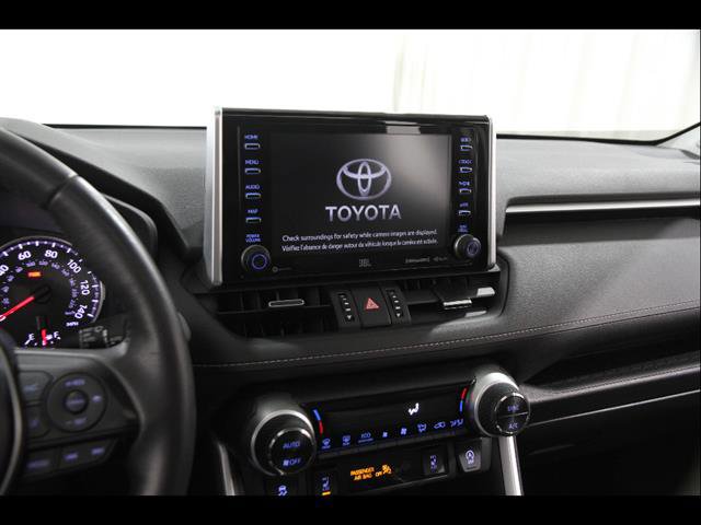 Used 2020 Toyota RAV4 XLE Premium image 9