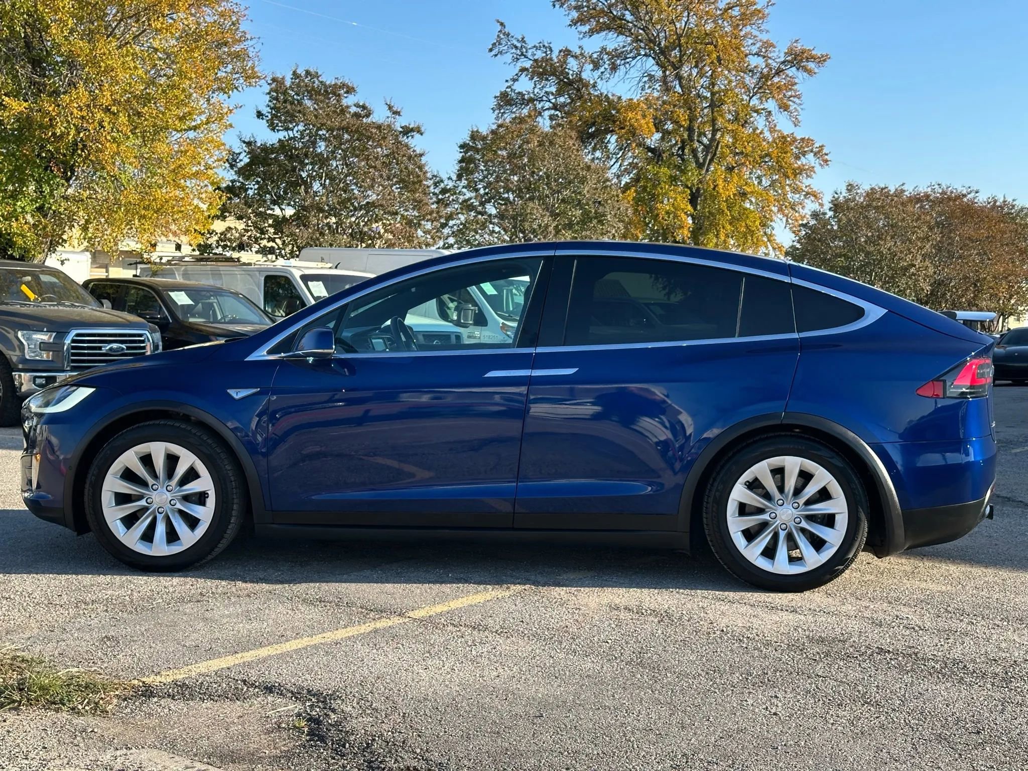 Used 2016 Tesla Model X 60D image 3